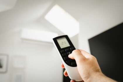 Climatiseur mobile dans un intérieur, illustration pour un avis Edenwood