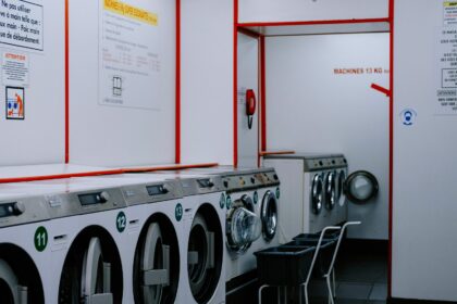 Lave-linge en fonctionnement pour illustrer le programme Éco 40-60 Valberg