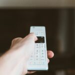 Télévision et télécommande pour réglage TNT sur TV Edenwood