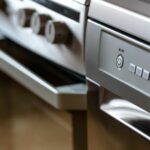 Lave-vaisselle en cuisine, illustration pour code erreur E4 Bellavita