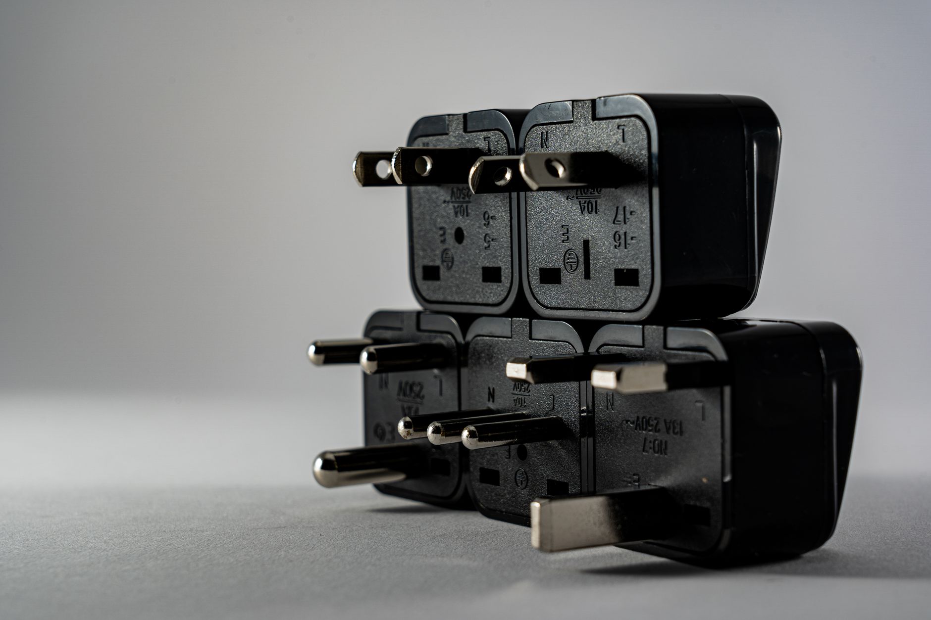 Illustration Nouveaux Consos — plug