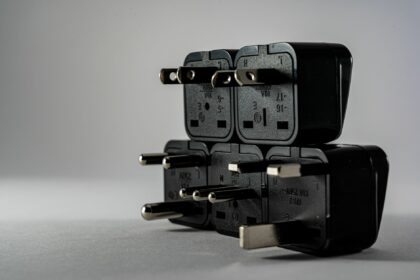 Illustration Nouveaux Consos — plug