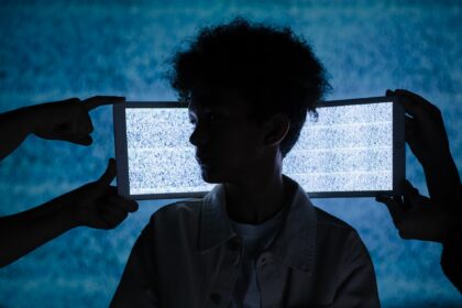 Écran de télévision, illustration pour un diagnostic d’image noire sur TV Valberg