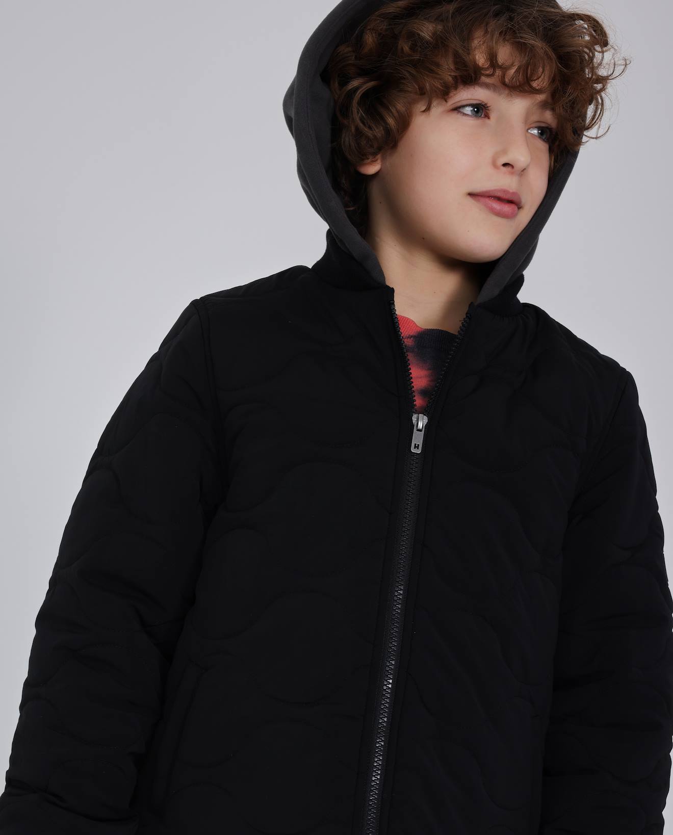 Blouson Garçon Matelassé Avec Capuche Et Style Bomber Noir