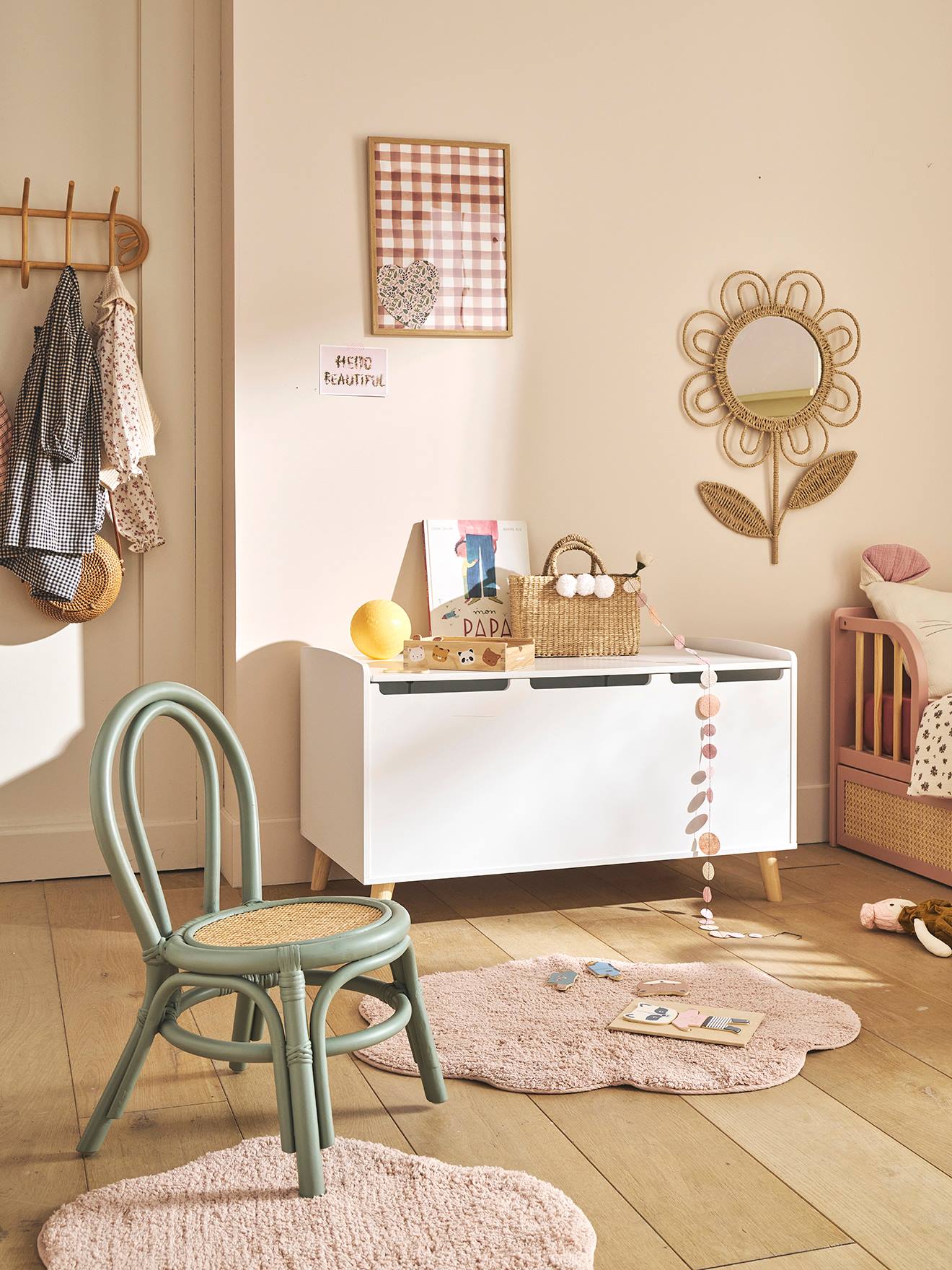 Chaise maternelle en rotin POÉSIE vert