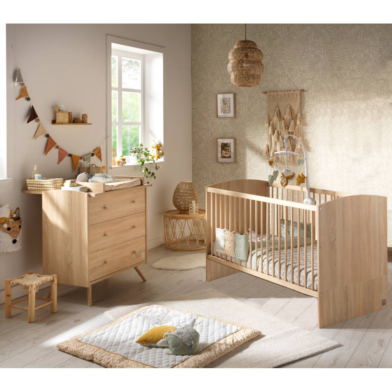 Chambre Bébé, Lit Évolutif Et Commode À Langer - Access Marron