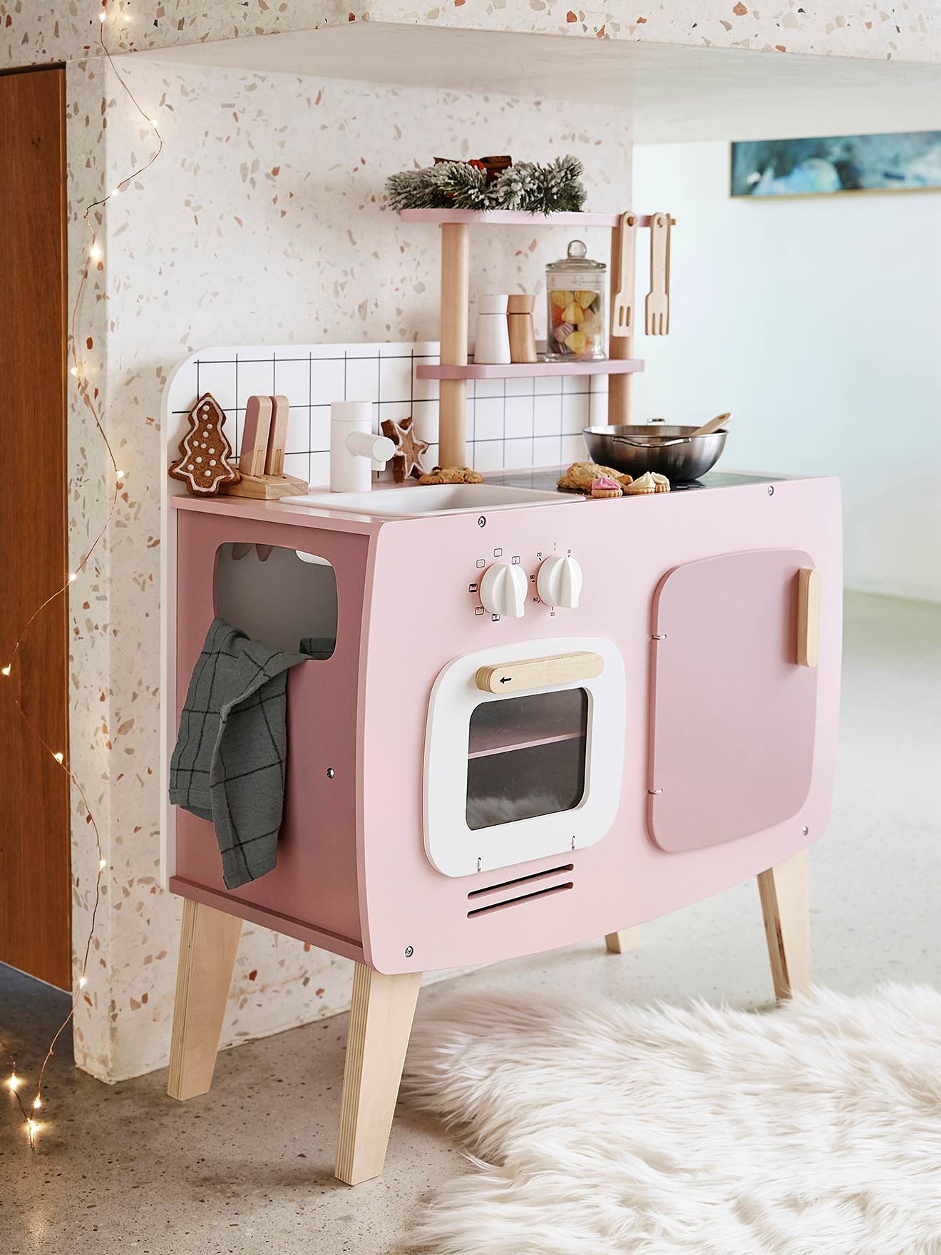 Cuisine design en bois FSC rose
