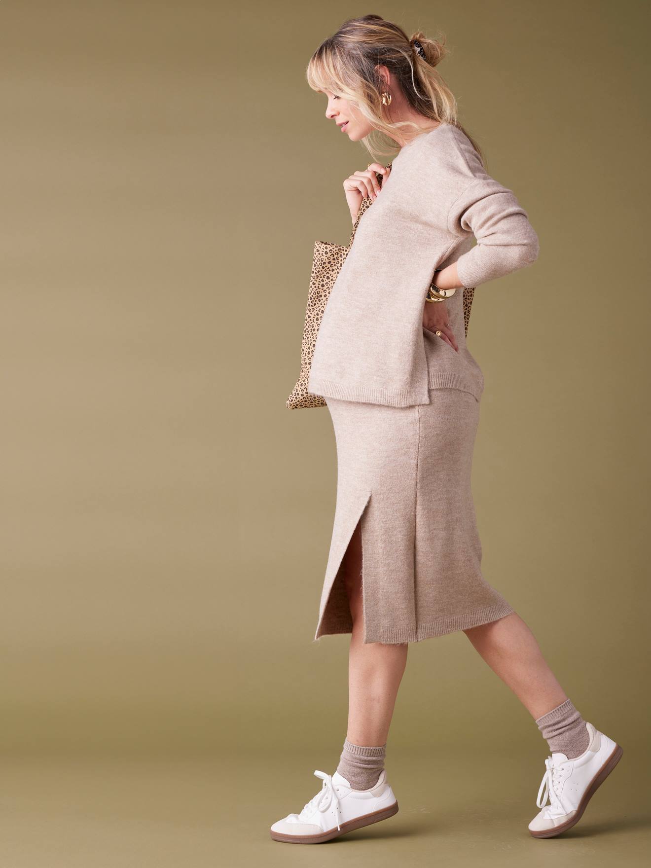 Ensemble pull et jupe tricot taupe