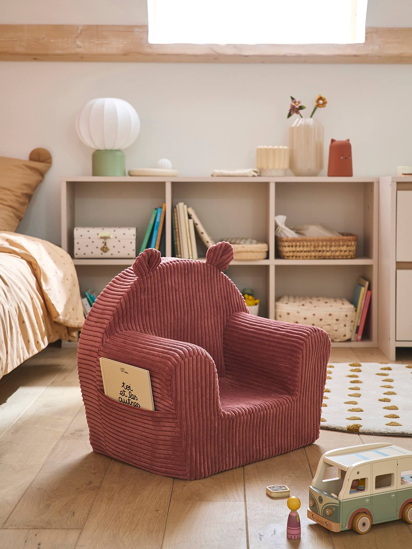 Fauteuil en velours ourson rose