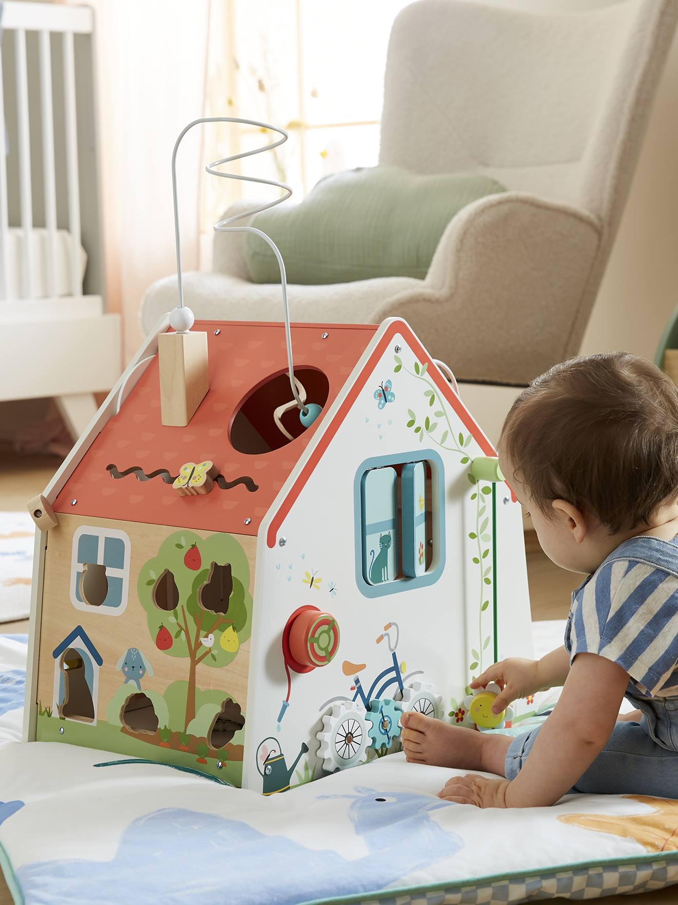 Grande maison d'activités en bois FSC bois