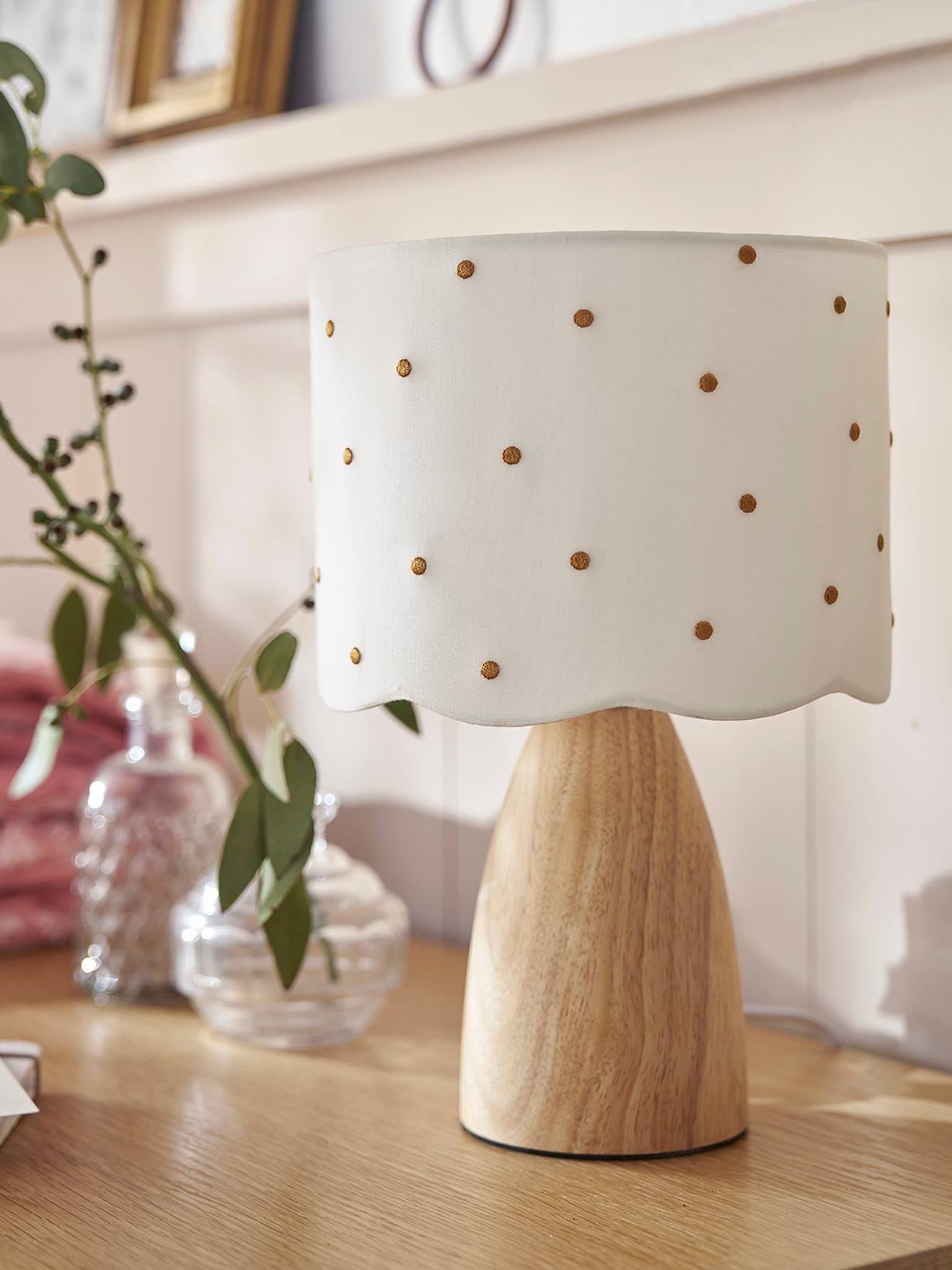 Lampe de chevet pois brodés écru