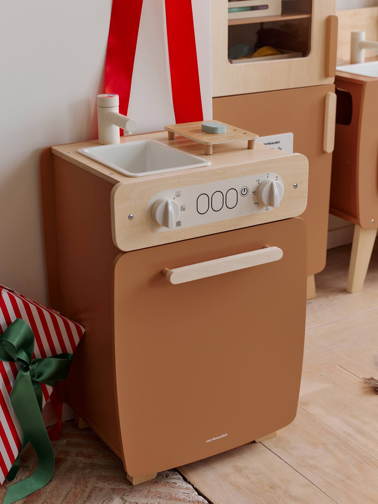 Lave-vaisselle en bois FSC caramel