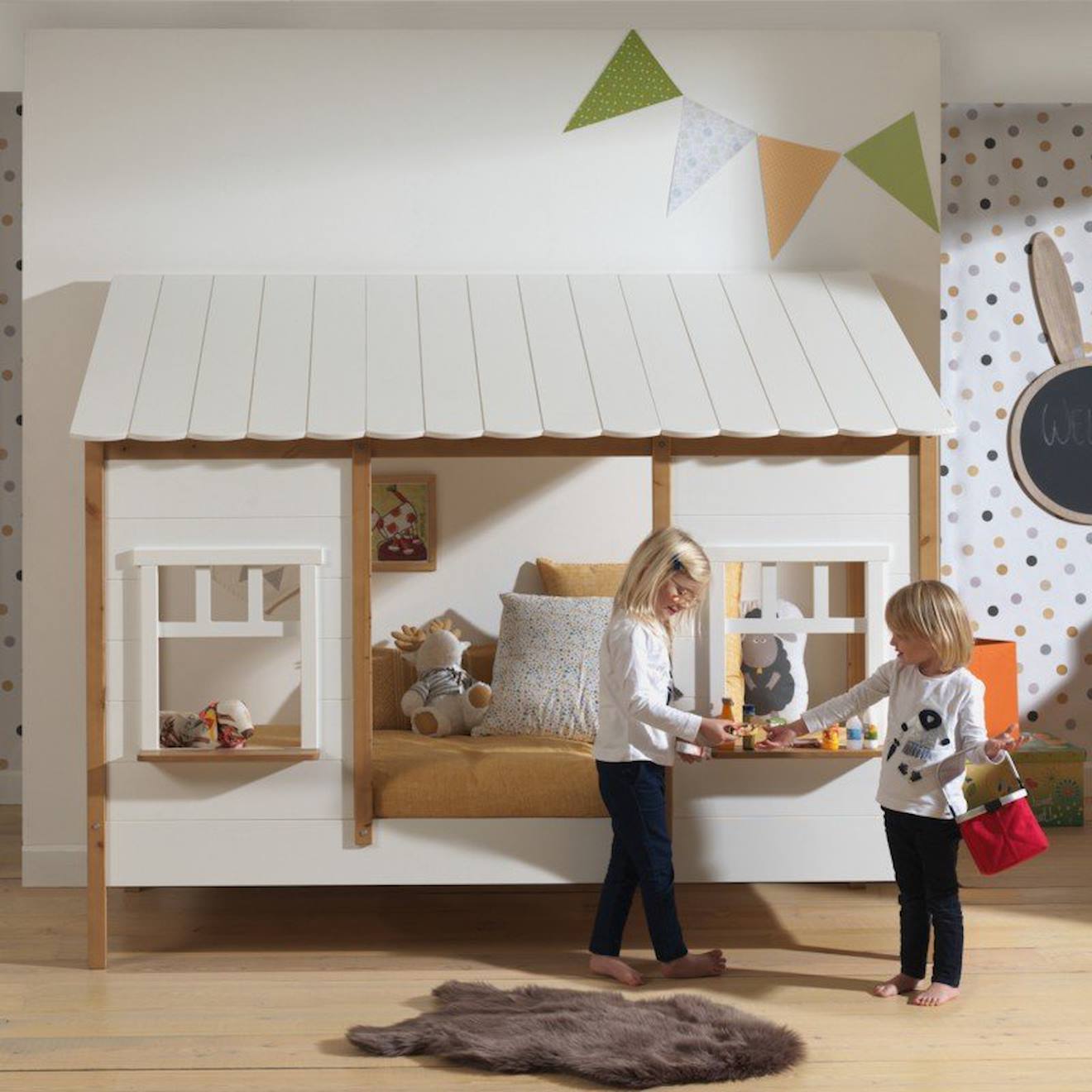 Lit Cabane Avec Façade Pin Et Imitation Bois Henrik Blanc Bois