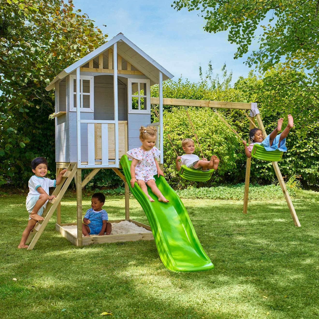 Maisonnette Sur Pilotis, Glissière, 2 Balançoires Perce-neige Bois Fsc® Marron - Gris - Blanc - Vert