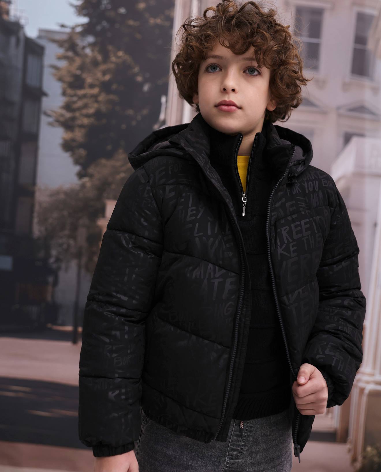 Manteau Garçon Matelassé Avec Capuche Ajustable Et Imprimé Lettres Noir