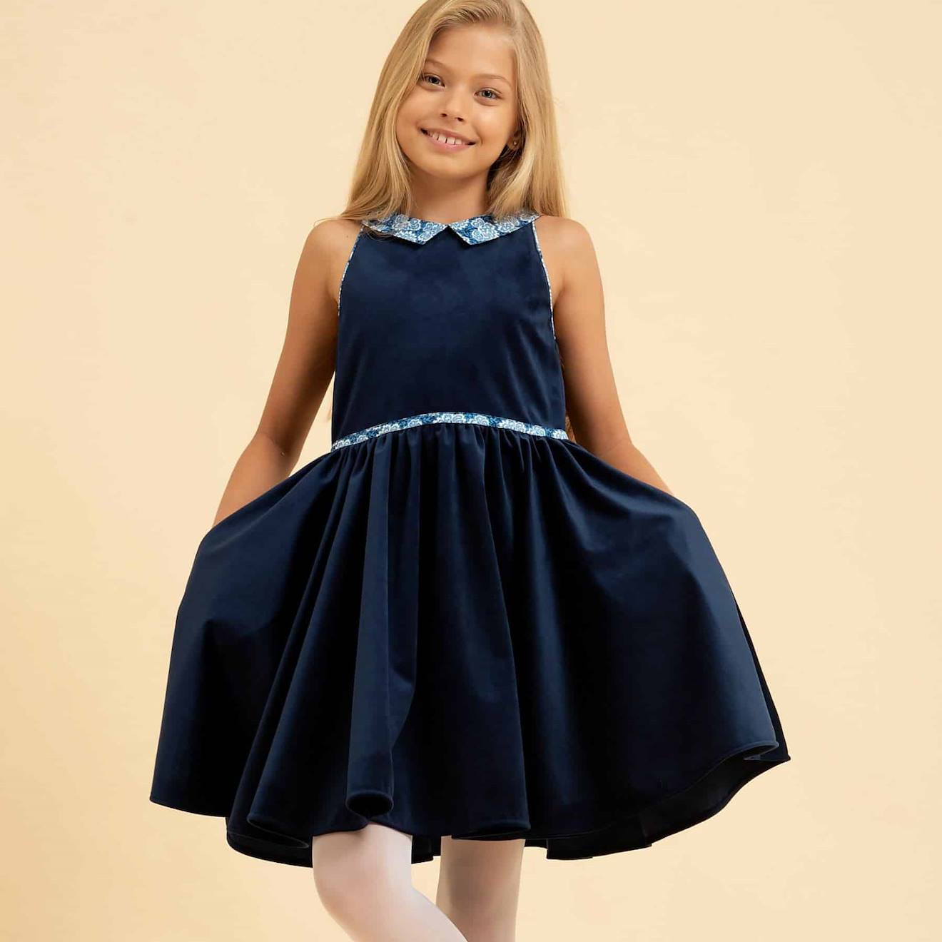 Robe Qui Tourne Velours Et Col Hepburn Bleu Marine Bleu Roi