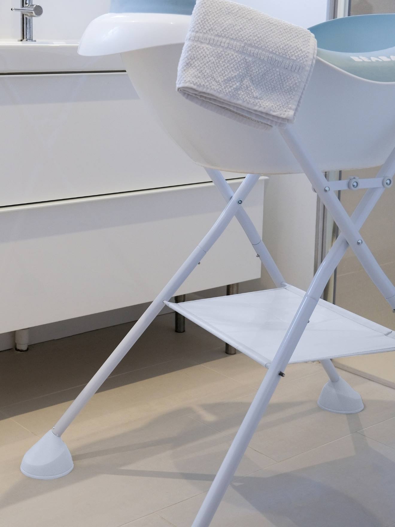 Support pieds Camélé'o pour baignoire ou plan à langer blanc