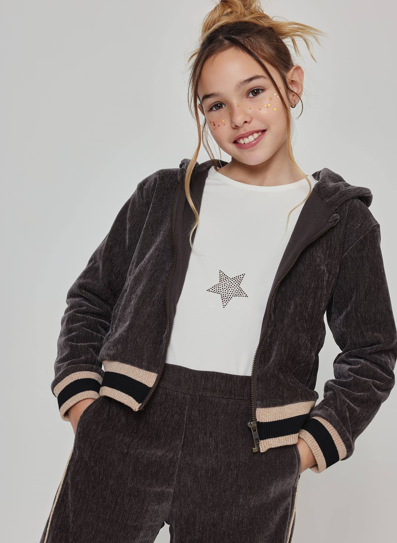 Sweat Fille Velours À Capuche Marron