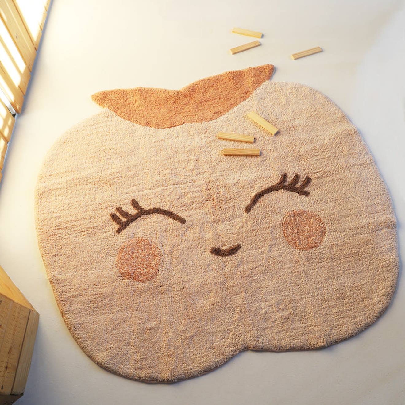 Tapis Enfant Coton Lavable Petite Pomme Candy Apple Beige Nude